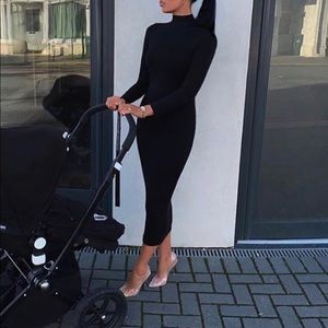 Black bodycon dress